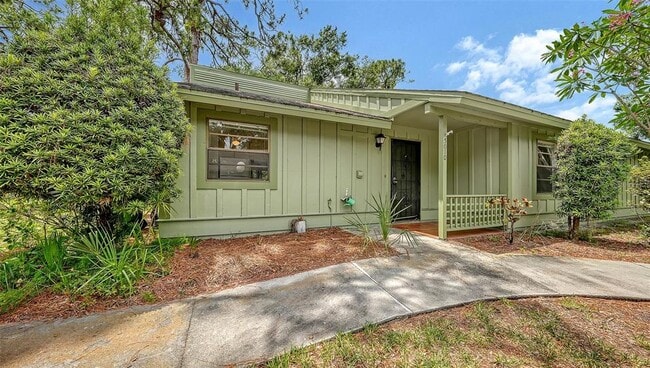 Foto del edificio - 5010 Barrington Cir