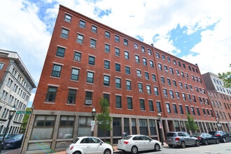 Building Photo - 99 Fulton St