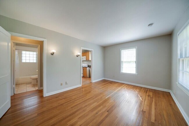 Foto del edificio - 1732 Watterson Rd