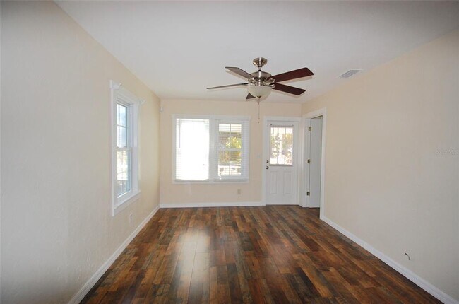 Foto del edificio - 247 Short St