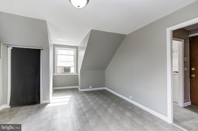 Building Photo - 1307 W Northern Pkwy