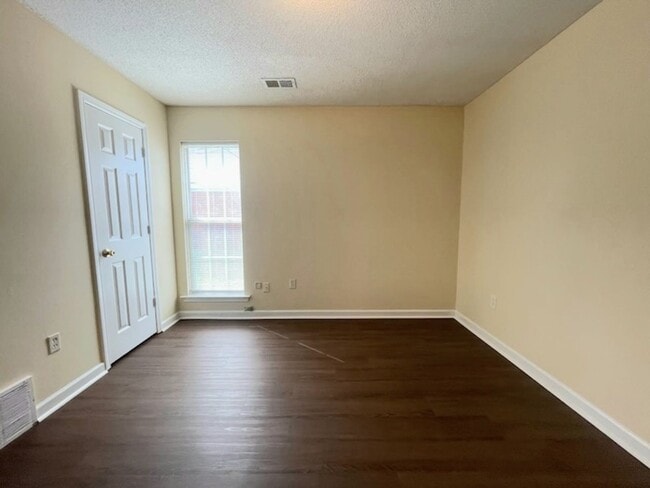 Building Photo - Kaitlyn Ridge