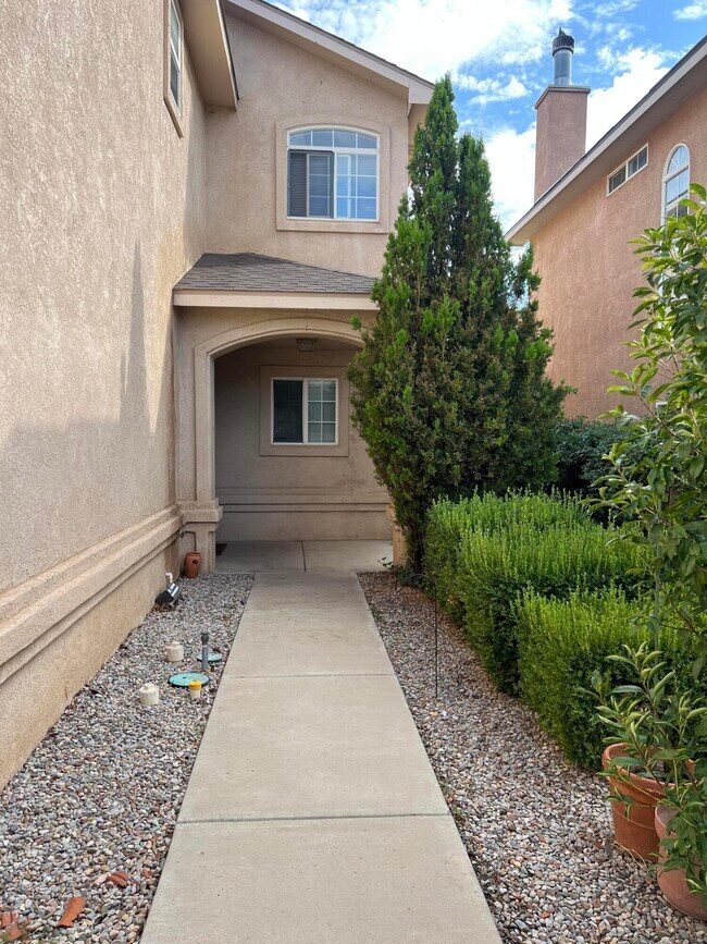 Foto del edificio - 7316 Peregrine Rd NE