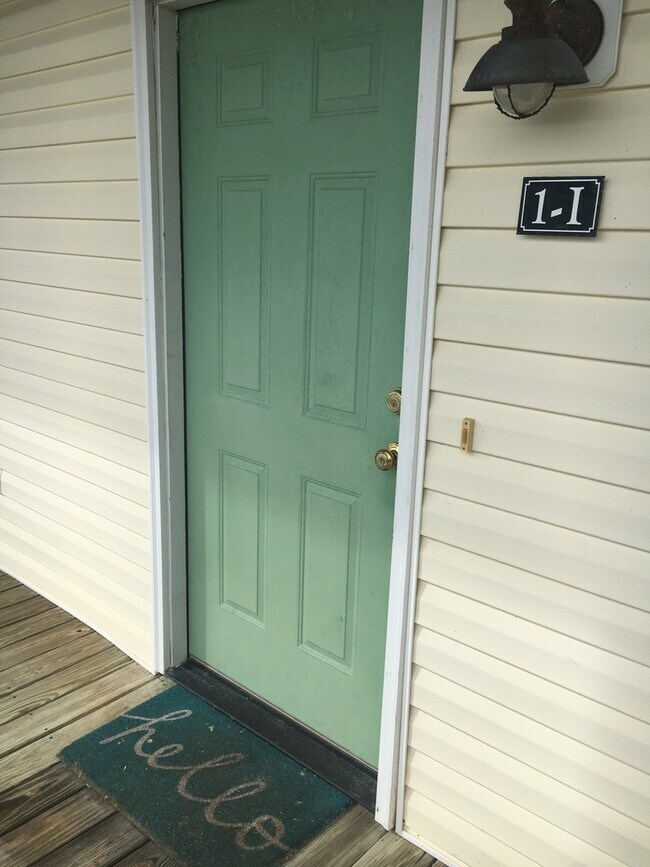 Building Photo - 2 bedroom, 2 bath condo NEAR FOLLY BEACH