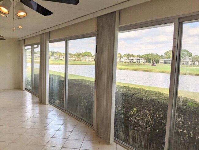 Foto del edificio - 7085 W Country Club Dr N