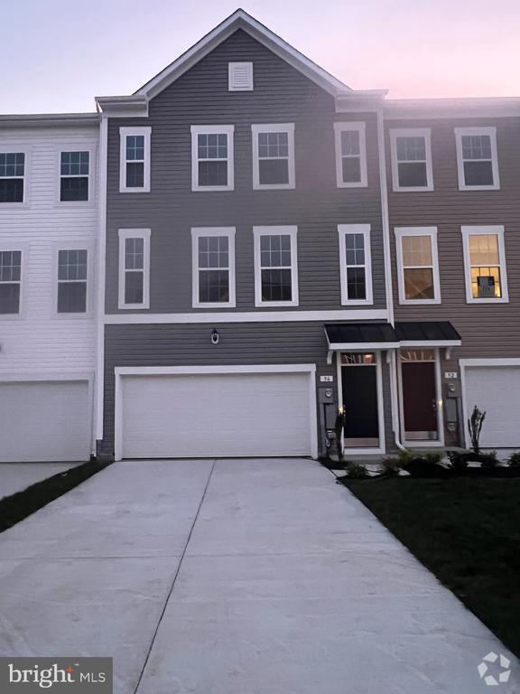 Building Photo - 96 Stafford Pl