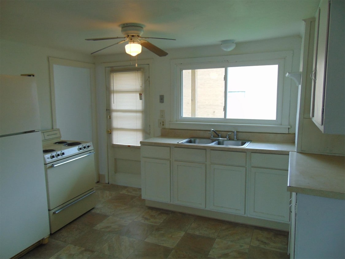 Primary Photo - 1336 S Norwood Ave