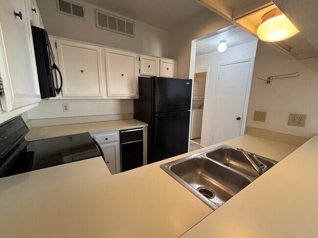 Foto del edificio - 4719 N Galloway Ave