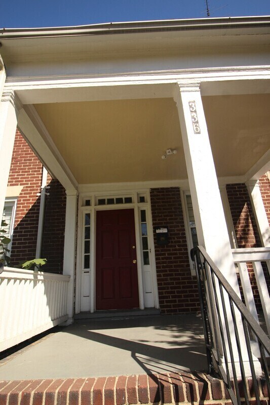 Building Photo - 336 E University Pkwy