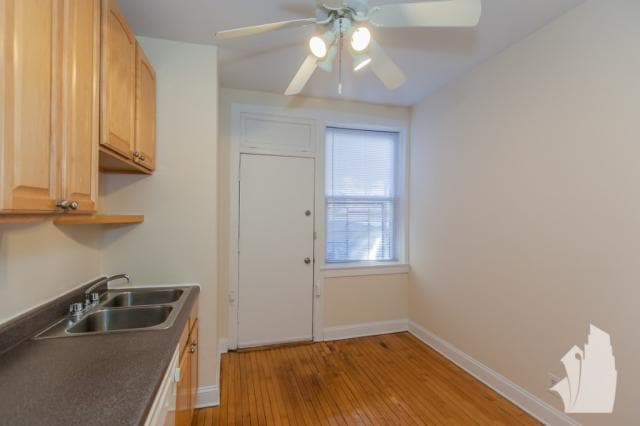 Building Photo - 2 bedroom in Chicago IL 60657