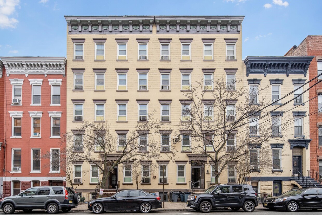 Foto principal - 1016 Willow Ave
