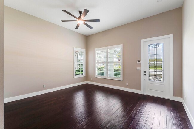 Foto del edificio - 13260 Alton Rd