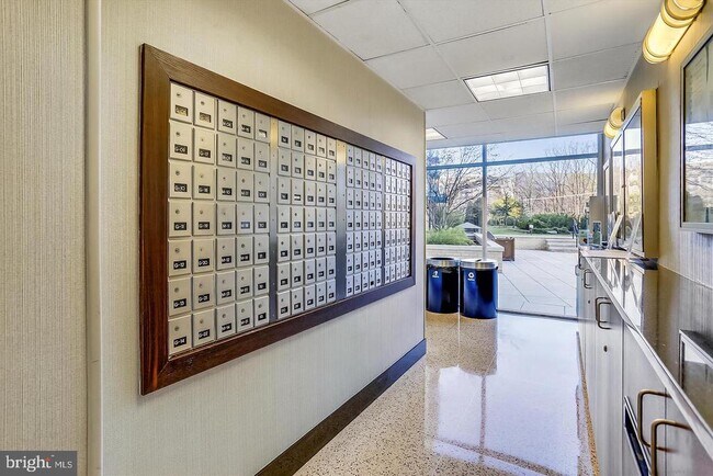 Foto del edificio - 10500 Rockville Pike