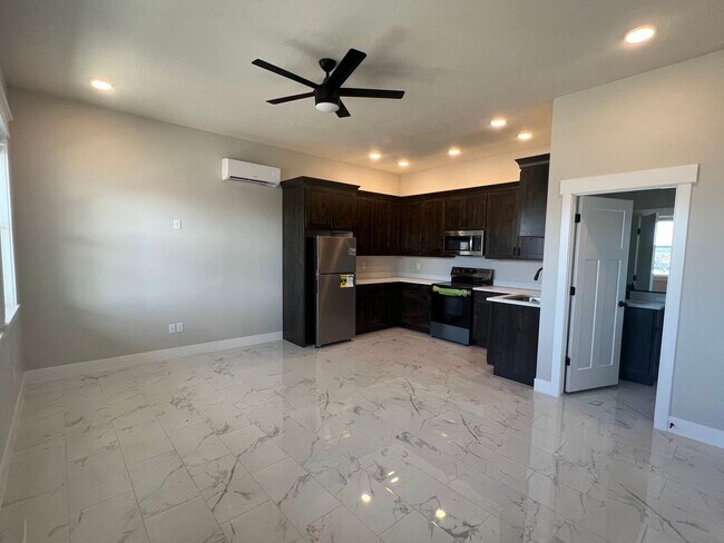 Building Photo - 4910 Wagon Wheel Dr E