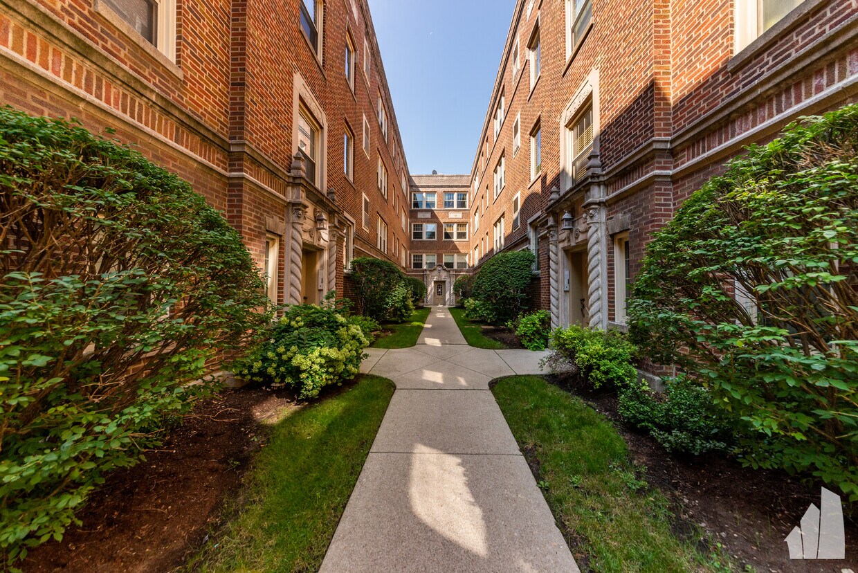 7320 N Honore St Unit 302, Chicago, IL 60626 Condo for Rent in