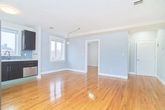 Foto del edificio - 175 Payson Ave