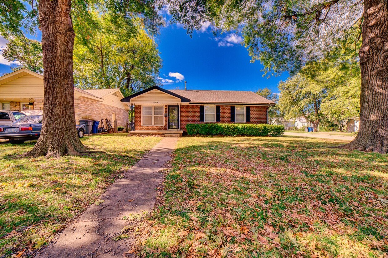 Foto principal - 3 Bed | 1 Bath | Tulsa