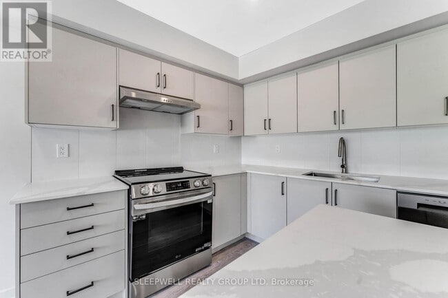 Building Photo - 152 Springhurst Ave
