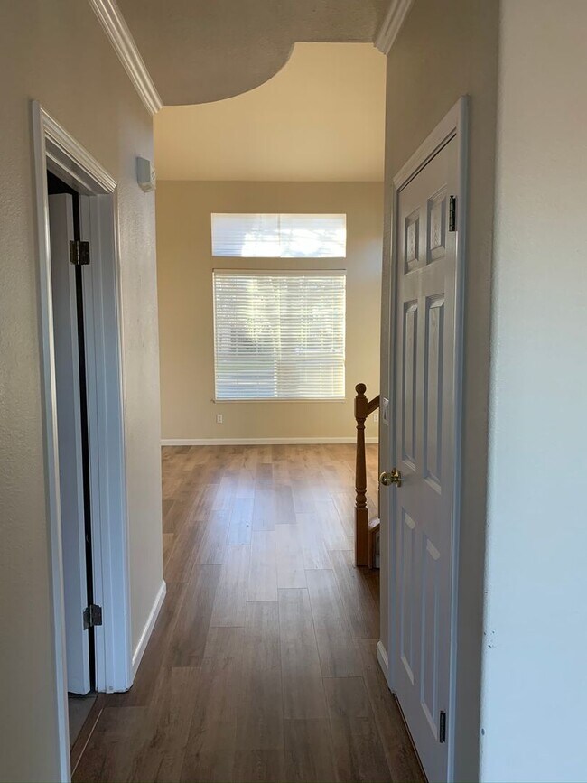Building Photo - Well maintained Browns Valley home with a ...