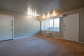 Building Photo - 123 N Polk St