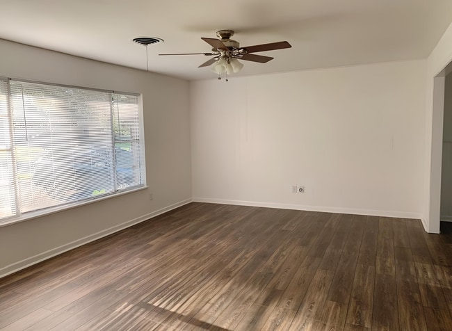 Building Photo - 2125 Hermanson Dr