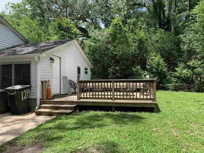 Building Photo - 128 Westridge Dr