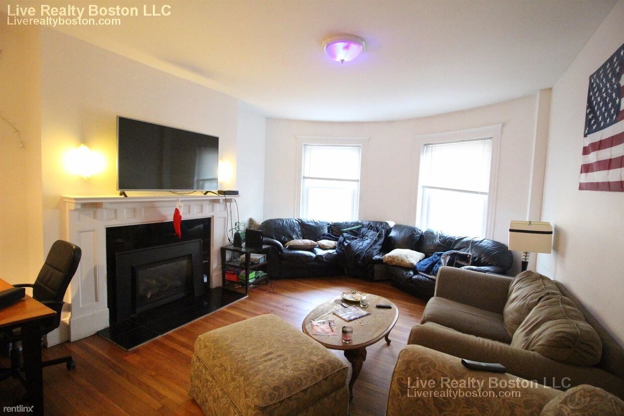 Building Photo - 33 Saint Lukes Rd