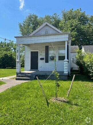 Building Photo - 2912 Greenwood Ave