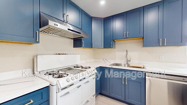 Foto del edificio - 976 Masson Ave
