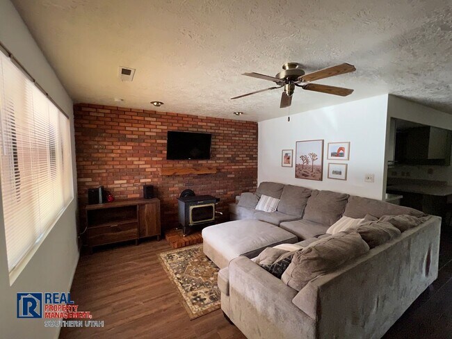 Foto del edificio - 2 Bed in Santa Clara