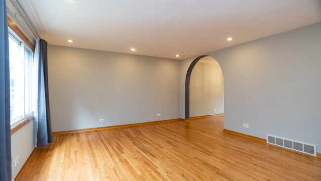 Foto del edificio - 4452 W Dakin St