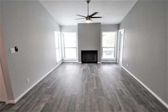 Building Photo - 1201 Bering Dr
