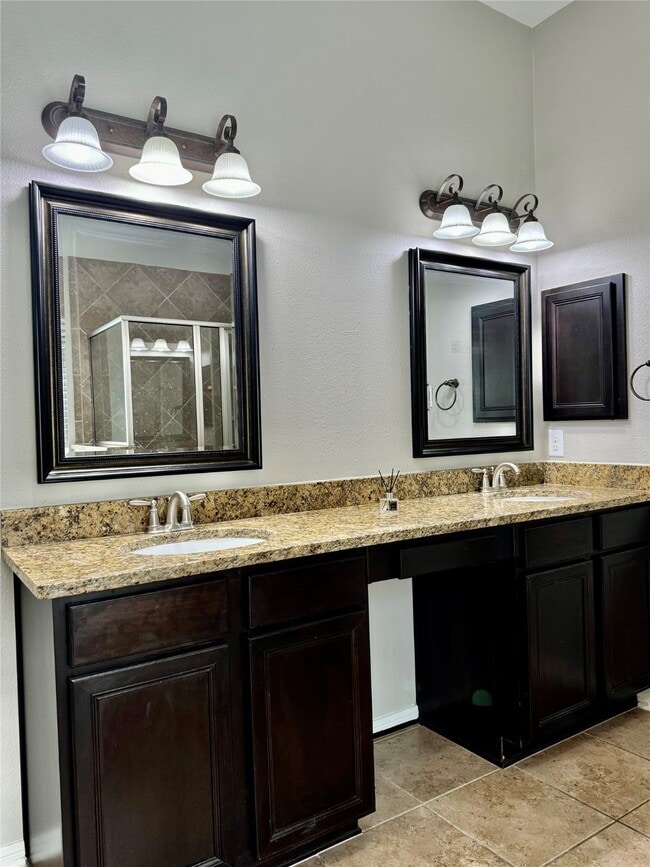 Building Photo - 28019 Canyon Wren Dr