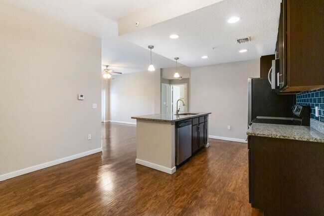 Foto del edificio - 3607 High Ridge Rd