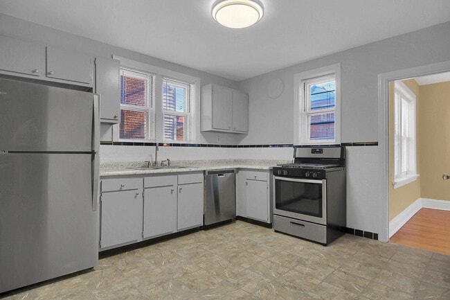 Building Photo - 7232 Dartmouth Ave
