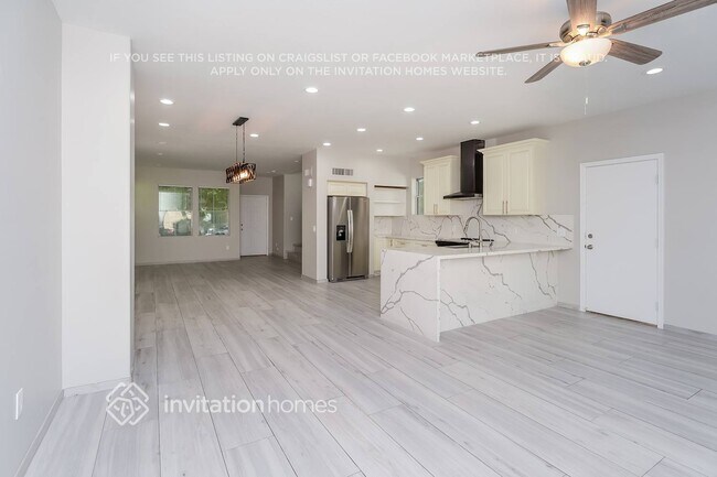 Foto del edificio - 1391 S Hawk Ln