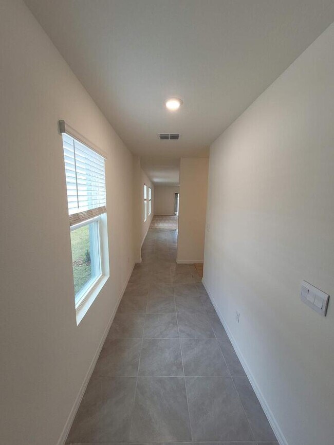 Foto del edificio - 488 Lily Ln