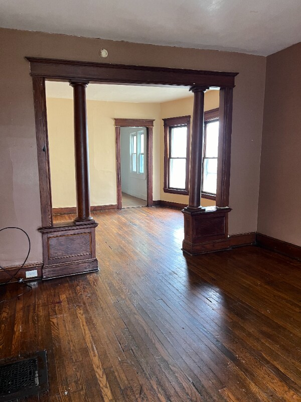Primary Photo - 110-112 Gordon Ave
