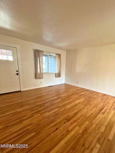 Foto del edificio - 640 James Ln