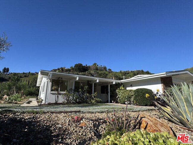 Foto del edificio - 1271 El Hito Cir