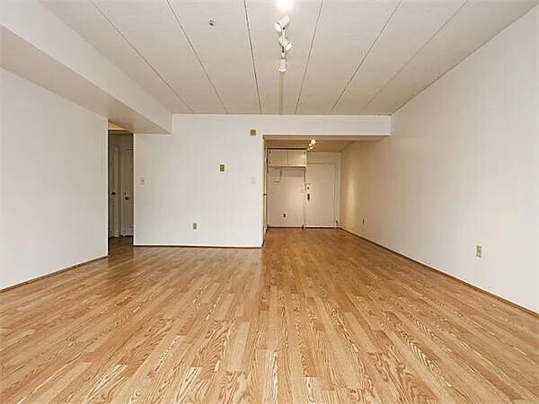 Building Photo - 125 Pleasant St
