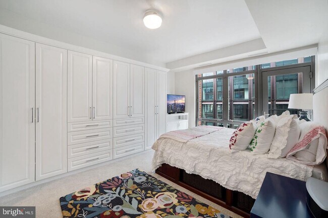 Foto del edificio - 7171 Woodmont Ave