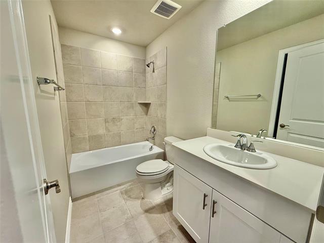 Foto del edificio - 2104 Rannoch St