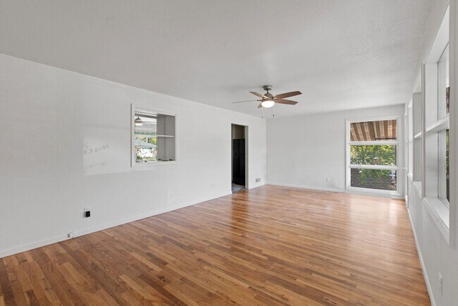 Foto del edificio - 1730 Whedbee St