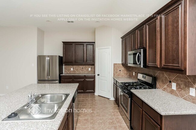 Foto del edificio - 2512 Flowing Springs Dr