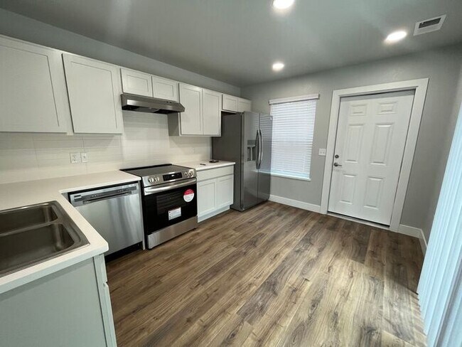 Foto del edificio - Brand New Condo in Central Fort Collins