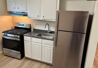 Building Photo - 752X Lange St