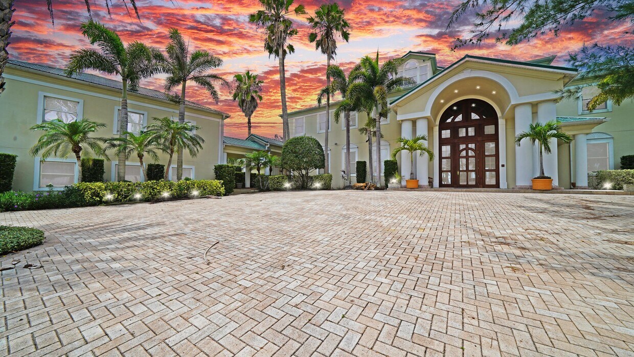 Foto principal - 8240-8240 Manasota Key Rd