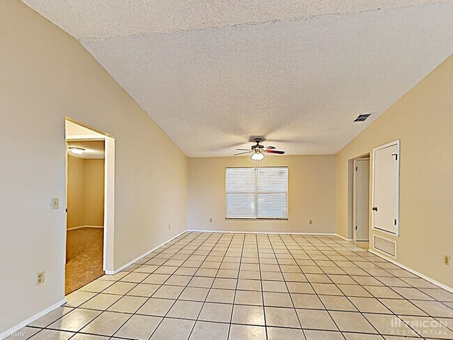 Building Photo - 1683 Donna Dr