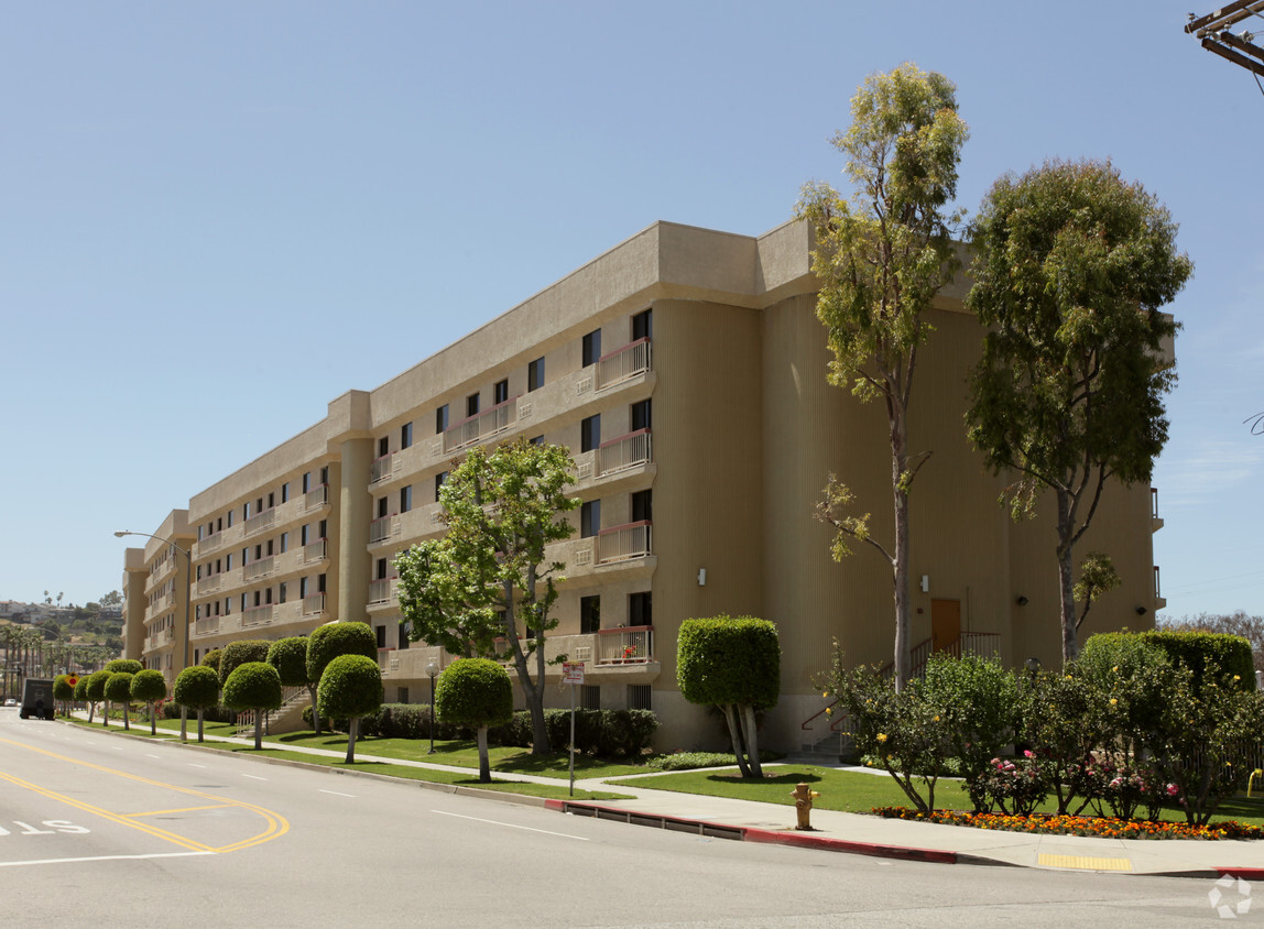 Foto del edificio - Baldwin Villa Plaza